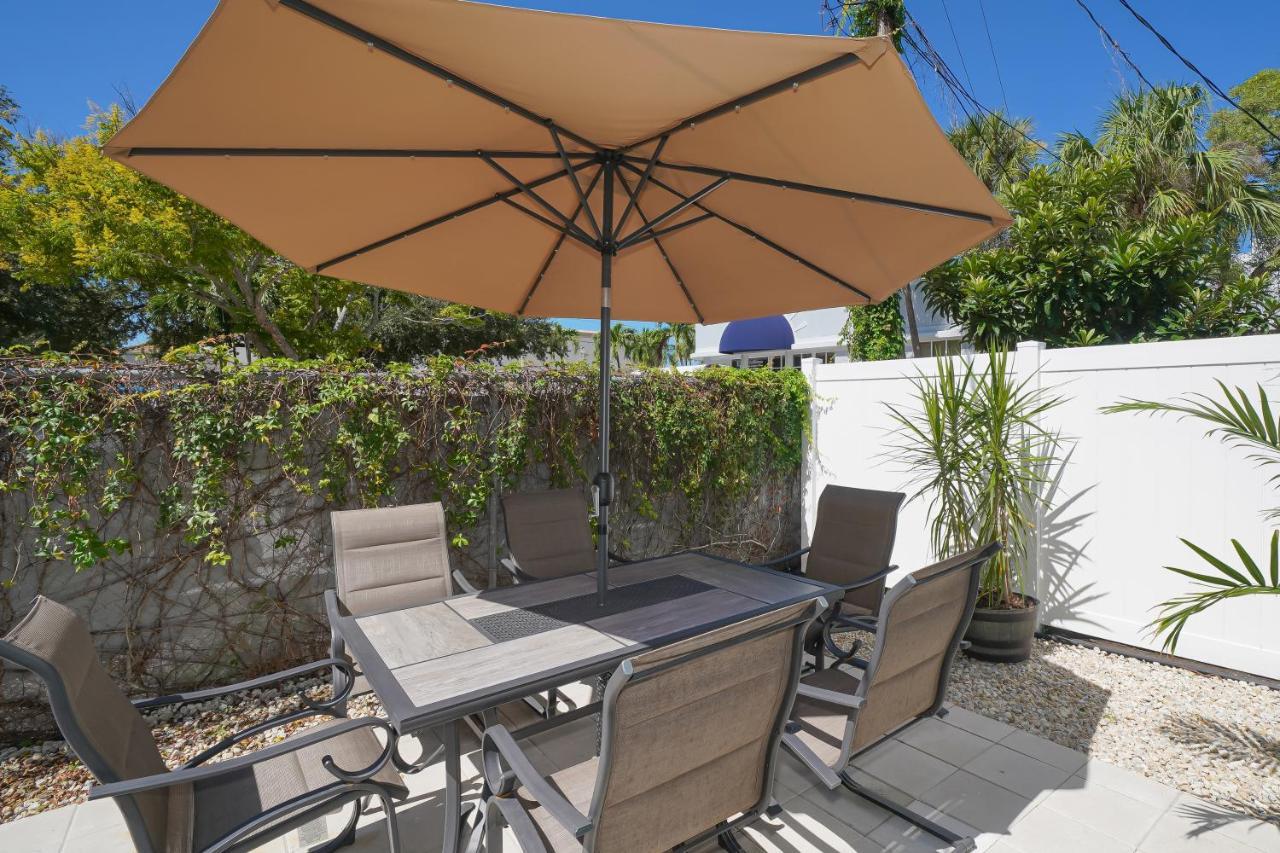 Modern & Fresh - Less Than 3 Miles To The Beach! サラソータ エクステリア 写真